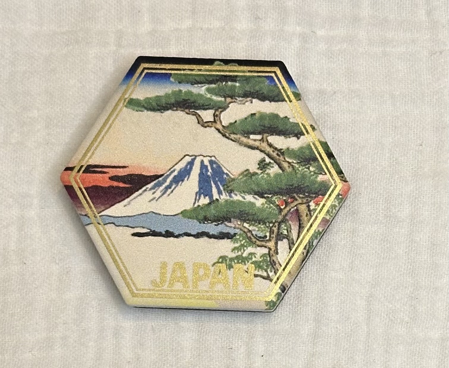 #179 日本ご当地マグネット 富士山×松 六角形マグネット