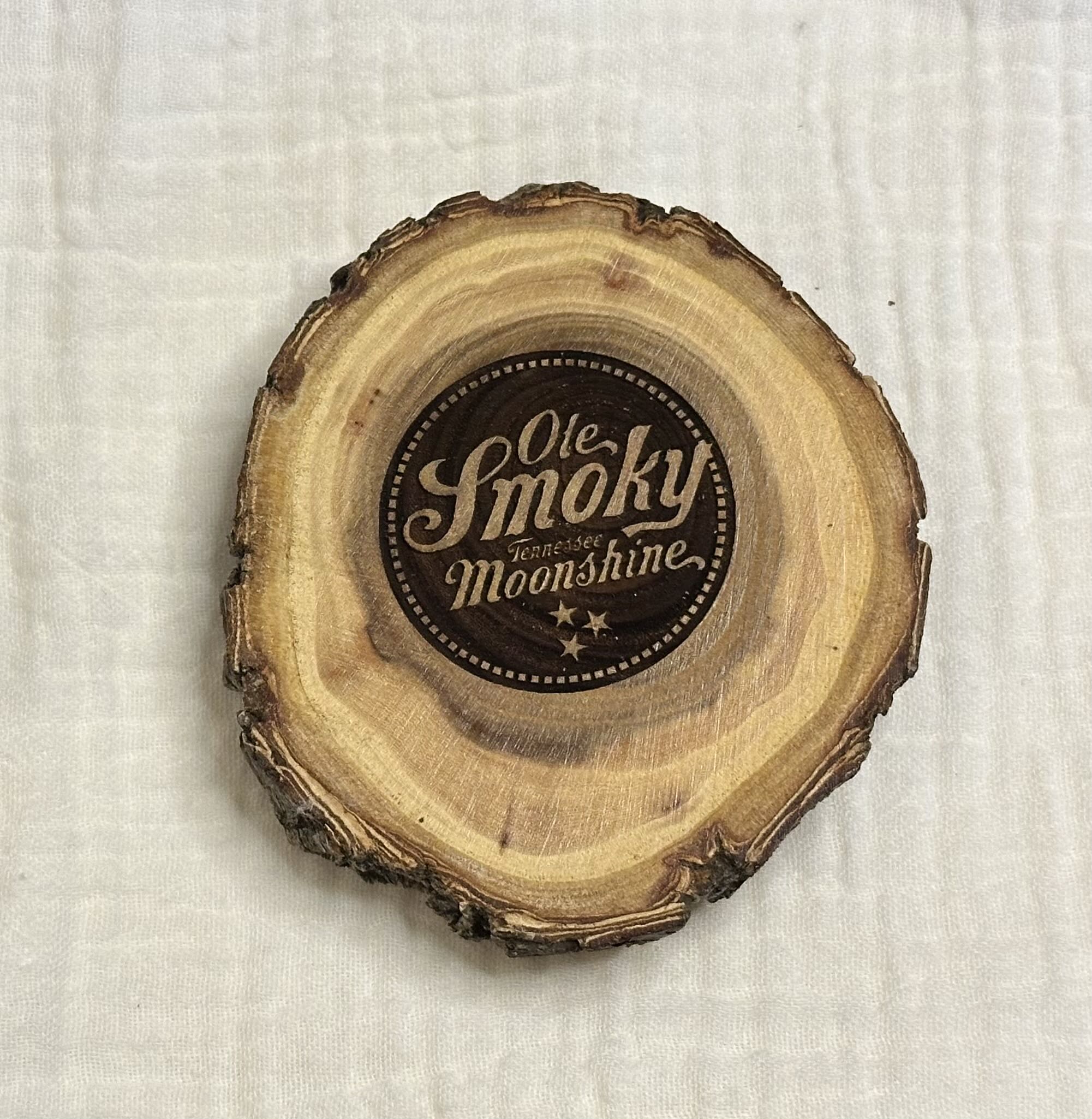 #002 アメリカテネシー州 ガットリンバーグ Ole Smoky Moonshineの丸太デザイン