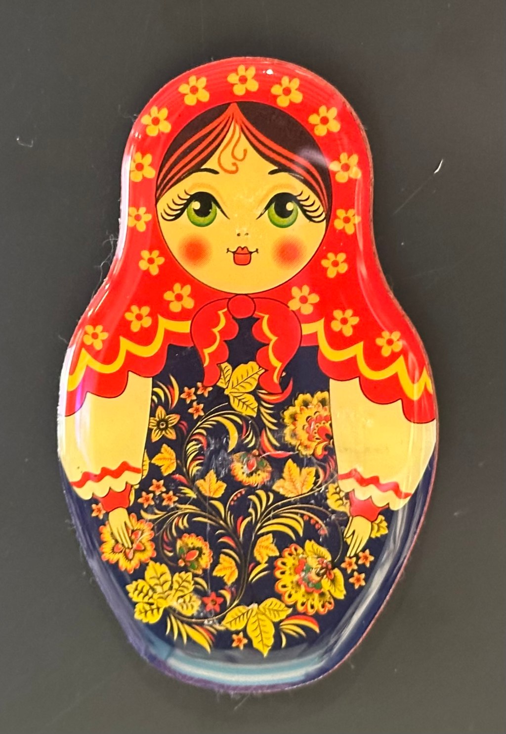 横浜赤レンガ倉庫のクリスマスマーケット2024で購入した、マトリョーシカデザインのマグネット